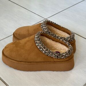 Steve Madden Selden Slippers Women Faux Fur Mule Platform 6.5. New without box